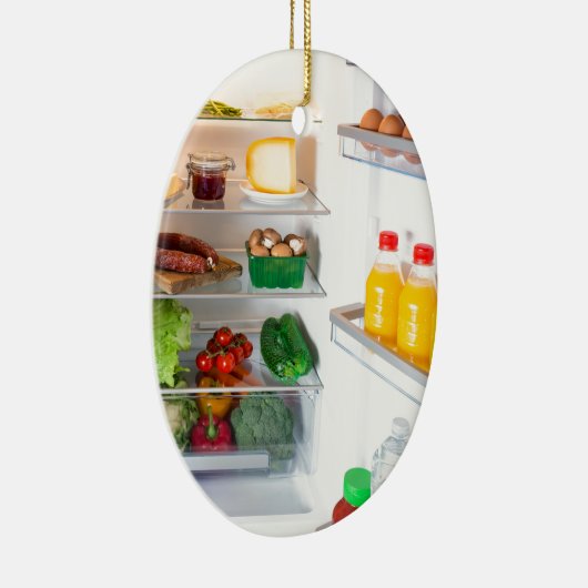 Open koelkast gevuld met voedsel keramisch ornament (Rechts)