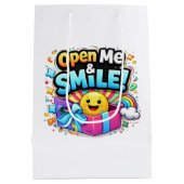 Open Me & Smile Gift Bag – Fun Party Illustration Medium Cadeauzakje (Achterkant)