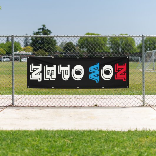 Open nu Verticaal 8-voet Spandoek (Insitu)