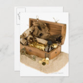 Open replica van schatkist op zand briefkaart (Voorkant / Achterkant)