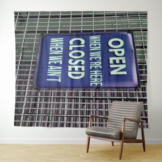 Open Sign Funny, Closed Sign Funny Wandkleed (In Situ (horizontaal))