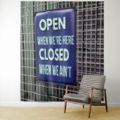 Open Sign Funny, Closed Sign Funny Wandkleed (In situ)