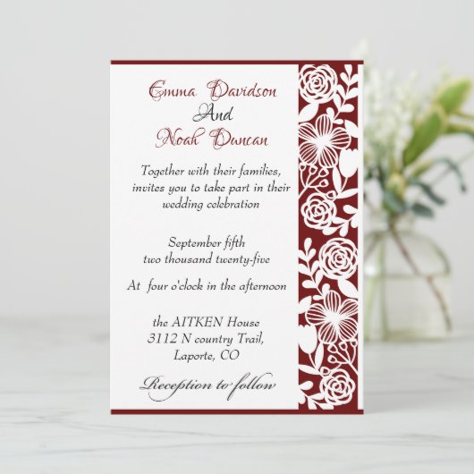 Open-werk Elegante Maroon bruiloft uitnodiging Kaa (Staand voorkant)