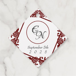 Open-werk monogram wit-bordeaux bruiloft bedankjes labels