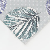 Opengewerkte bladeren op een lichtgrijze achtergro fleece deken (Hoek)