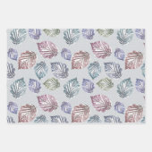 Opengewerkte bladeren op een lichtgrijze achtergro inpakpapier vel (Voorkant)