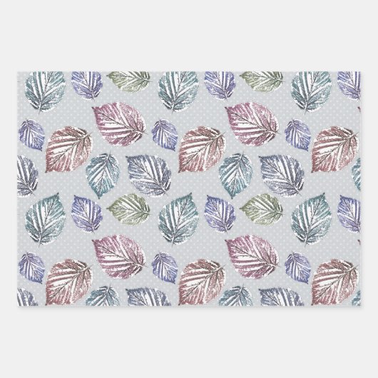 Opengewerkte bladeren op een lichtgrijze achtergro inpakpapier vel (Voorkant)