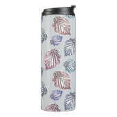 Opengewerkte bladeren op een lichtgrijze achtergro thermosbeker (Gedraaid links)