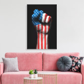 Opgeheven gebalde vuist met Amerikaanse vlag Canvas Afdruk (Insitu (Woonkamer))