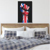Opgeheven gebalde vuist met Union Jack Flag Canvas Afdruk (Insitu (Slaapkamer))