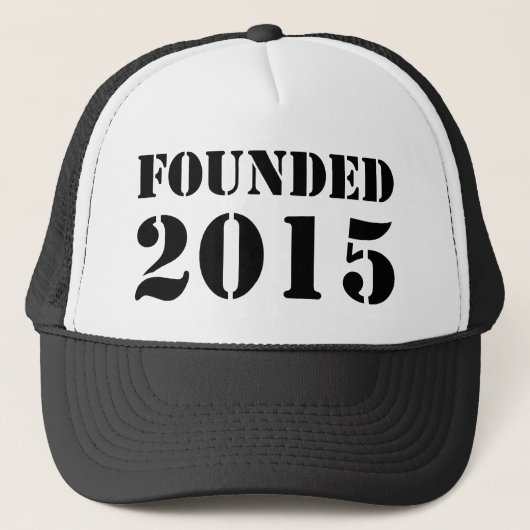 Opgericht in 2015 trucker pet (Voorkant)