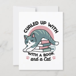 Opgerold met een boek en een kat - Gezellig Katten Briefkaart