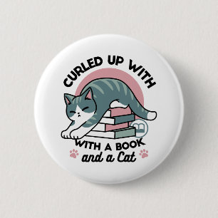 Opgerold met een boek en een kat - Gezellig Katten Ronde Button 5,7 Cm