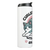Opgerold met een boek en een kat - Gezellig Katten Thermosbeker (Gedraaid links)