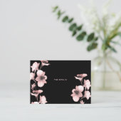 Opgerold Orchid op zwarte behuizingskaart Informatiekaartje (Staand voorkant)