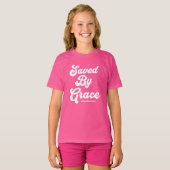 Opgeslagen door Grace Ephesians 2:8-9 Basic Dark T-shirt (Voorkant volledig)