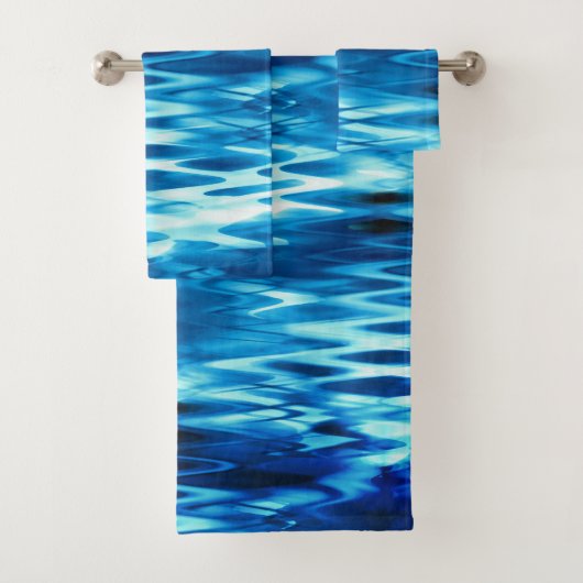 Opgeslagen gradiëntblauwe vormende abstracte werve bad handdoek (Insitu)