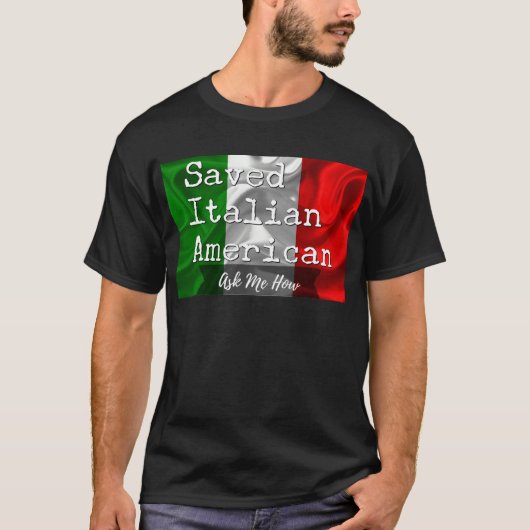 Opgeslagen Italiaans-Amerikaan in zwart-wit T-shirt (Voorkant)