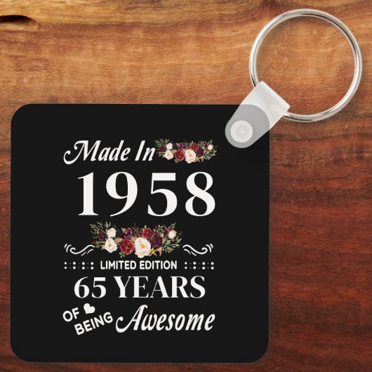 Opgesteld in 1958, beperkte uitgave, 65 jaar sleutelhanger (Achterkant)