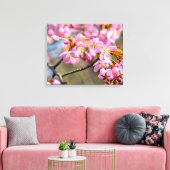 Opgewekt cascade van Sakura-bloemen op een lenteda Canvas Afdruk (Insitu (Woonkamer))