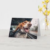 Opgewonden hond op regenachtige autorit art print kaart (Gele Bloem)