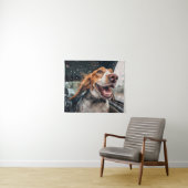 Opgewonden hond op regenachtige autorit art print wandkleed (In Situ (horizontaal))
