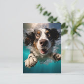 Opgewonden hond zwemmen onder water ontwerp briefkaart (Staand voorkant)