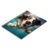 Opgewonden hond zwemmen onder water ontwerp notitieboek (Linkerzijde)