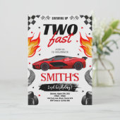 Opgroeien tot twee snelle race auto jongen verjaar kaart (Staand voorkant)