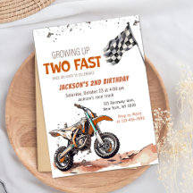 Opgroeien Twee Fast Dirt Bike Boy 2e verjaardag
