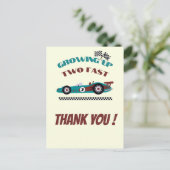 Opgroeien twee snelle retro jongen race auto dank briefkaart (Staand voorkant)