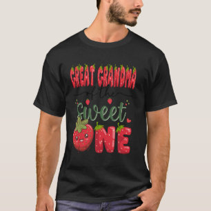 Opgrootmoeder van de lieve een meisje aardbei 1ste t-shirt