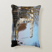 Ophaalbrug over gracht in Nederland. Accent Kussen (Achterkant (Verticaal))