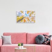 Opkijken vanaf de bosvloer Stretched Canvas Afdruk (Insitu (Woonkamer))
