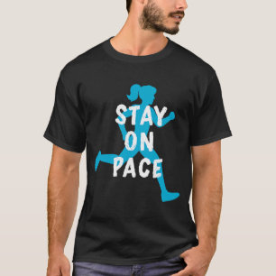 Opleiding van een half marathonveld met motivatie t-shirt