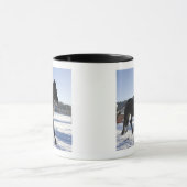 Opleiding van paarden in een wijnlandschap mok (Midden)