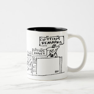 Opmerkingen in een hardwarewinkel snijden tweekleurige koffiemok