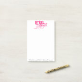 Opmerkingen van een Vrouw Medewerker Post-it® Notes (Op bureau)