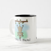 Opossum Hanging erin Tweekleurige Koffiemok (Voorkant links)