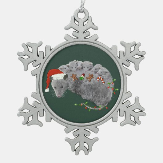 Opossum Kerst Baby Possums Verpakt in Lichten Tin Sneeuwvlok Ornament (Voorkant)