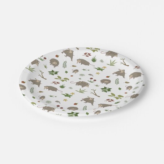 Opossums in een bessenveld in het wit papieren bordje (Gekanteld)