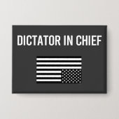 opperdictator button (Voorkant)