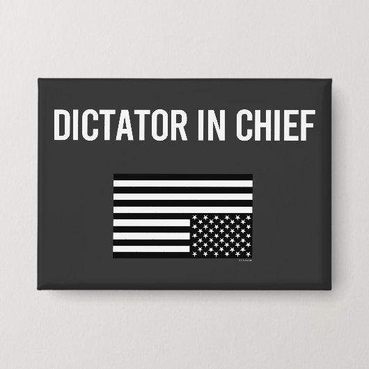 opperdictator button (Voorkant)
