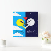Opposites Attract: Sun & Moon in Love Vierkante Klok (Huis)