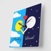 Opposites Attract: Sun & Moon in Love Vierkante Klok (Hoek)