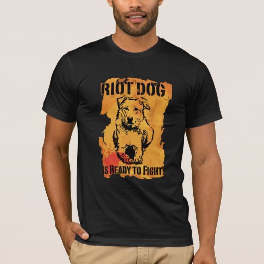 oproerhond is klaar om te vechten t-shirt (Voorkant)