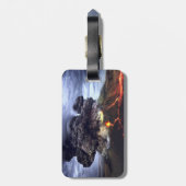 Opruiende vulkaan in de bergen bagagelabel (Achterkant verticaal)