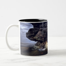 Opruiende vulkaan in de bergen tweekleurige koffiemok