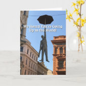 Opstaan in de wereld. Man vliegen met Umbrella. Kaart (Gele Bloem)