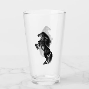 Opstaand zwart wild paard glas